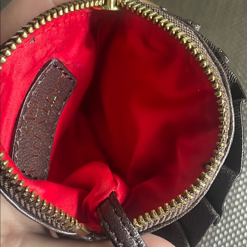 Valentino Garavani Brown Key pouch with Flower Design - Picture 9 of 13